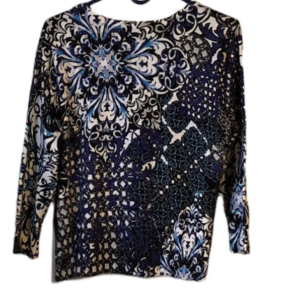 WHBM LS Abstract Sweater w Snaps - Picture 3 of 10